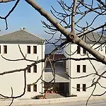 Kapaniaris 3*
